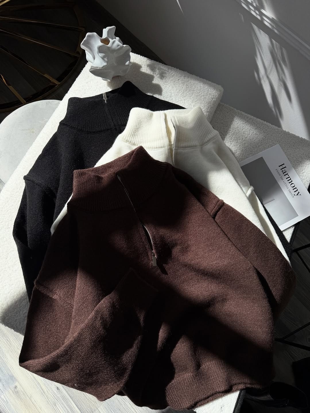 свитер с высоким воротником,свитер зимние,модные свитера,свитер с высоким воротом,трикотажный свитер