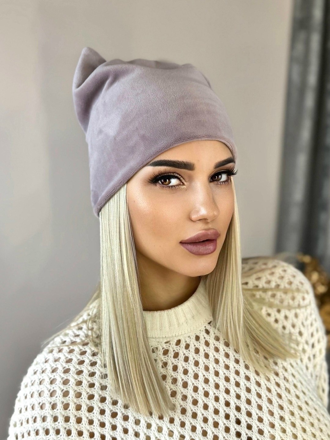 шапка женская,шапка для женщин,шапка женская велюровая,шапка черная женская,велюровая шапка