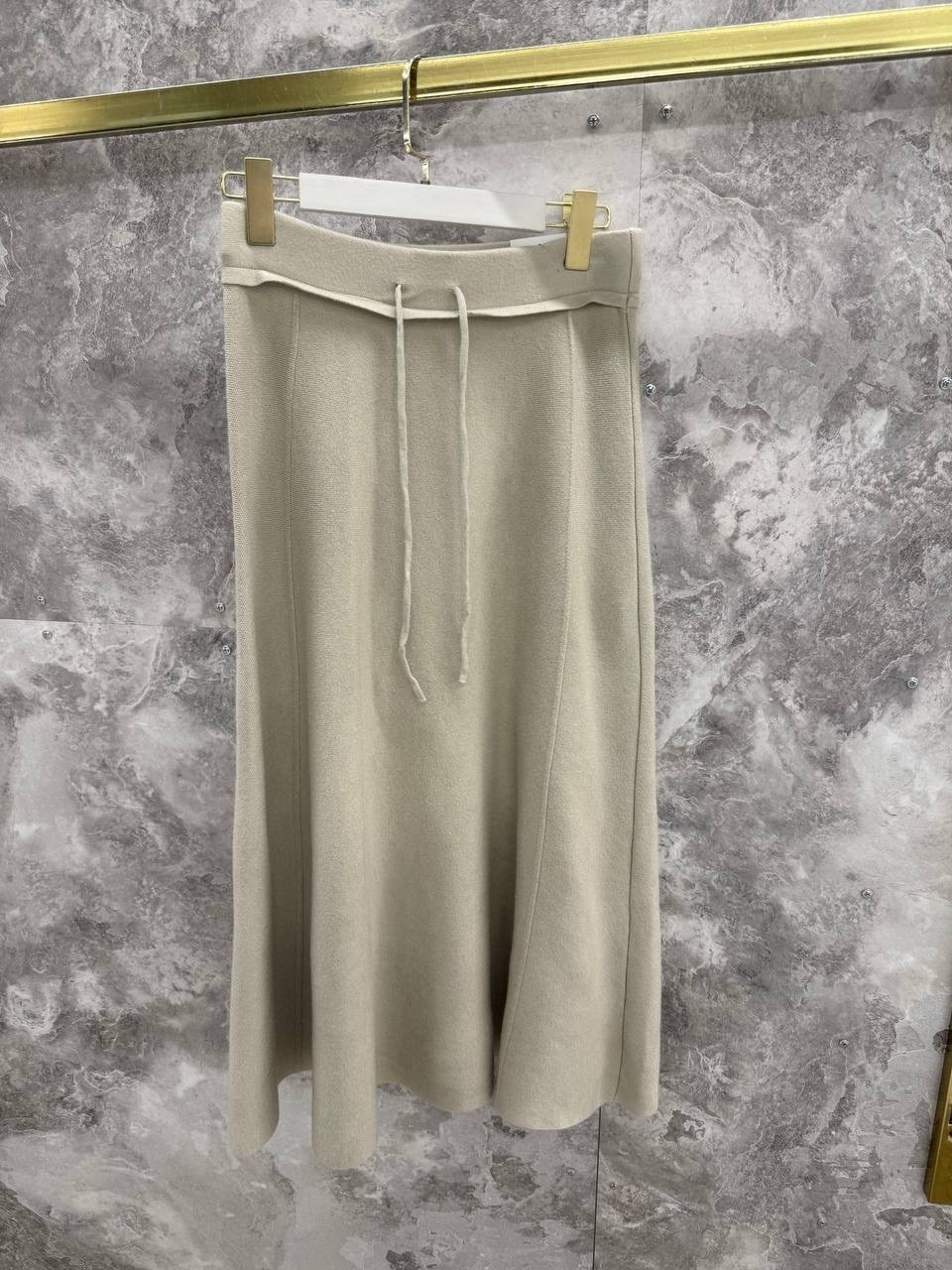 юбка,трикотажная юбка,юбка женская,юбка средней длины,вязаная юбка миди