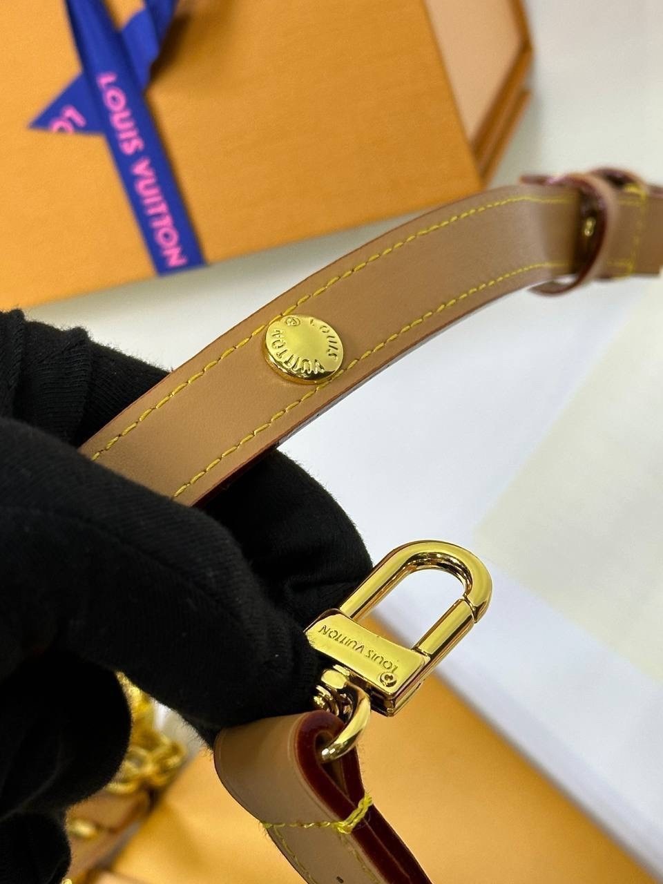 cумка louis vuitton,женская сумка louis vuitton,louis vuitton сумка на плечо,сумка,сумка луи виттон полумесяц