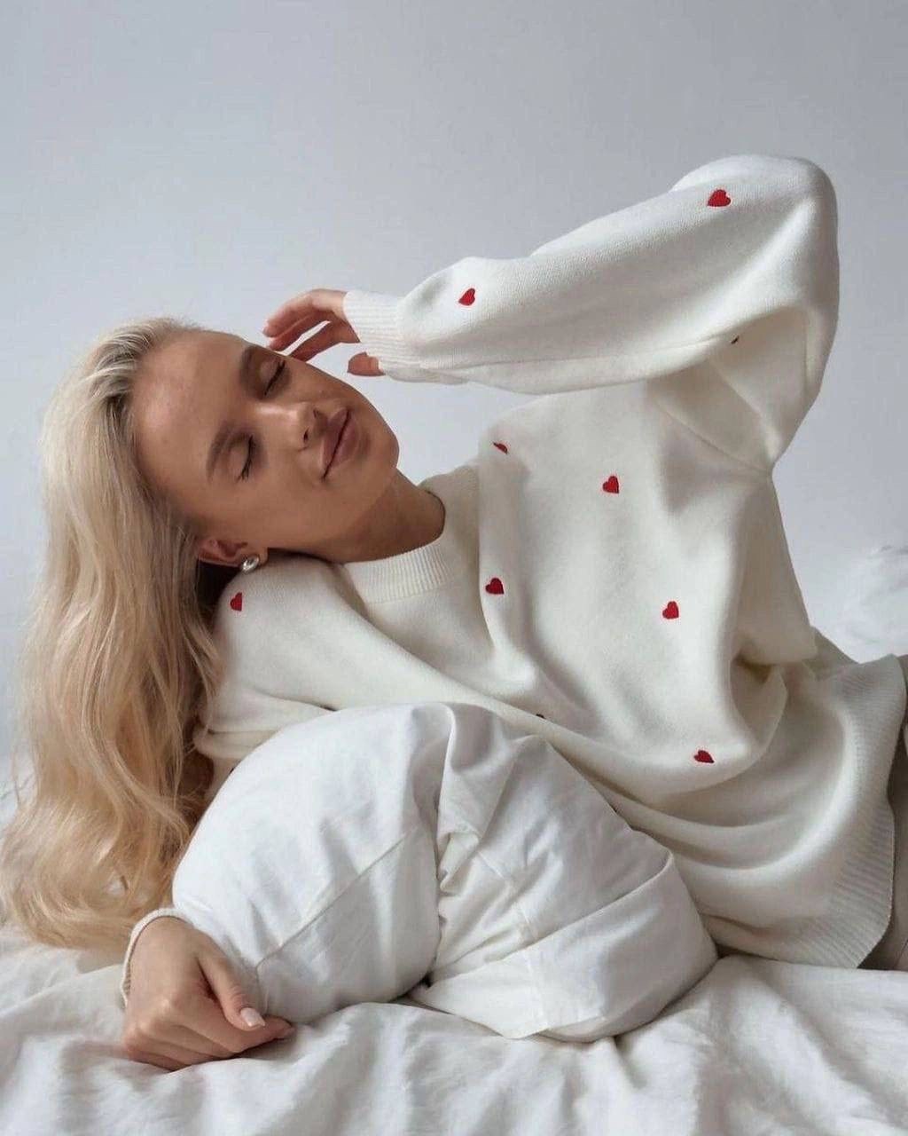 свитер сердечки,женские свитера,кофта женская свитер,джемпер с сердечками,свитер оверсайз с сердцами