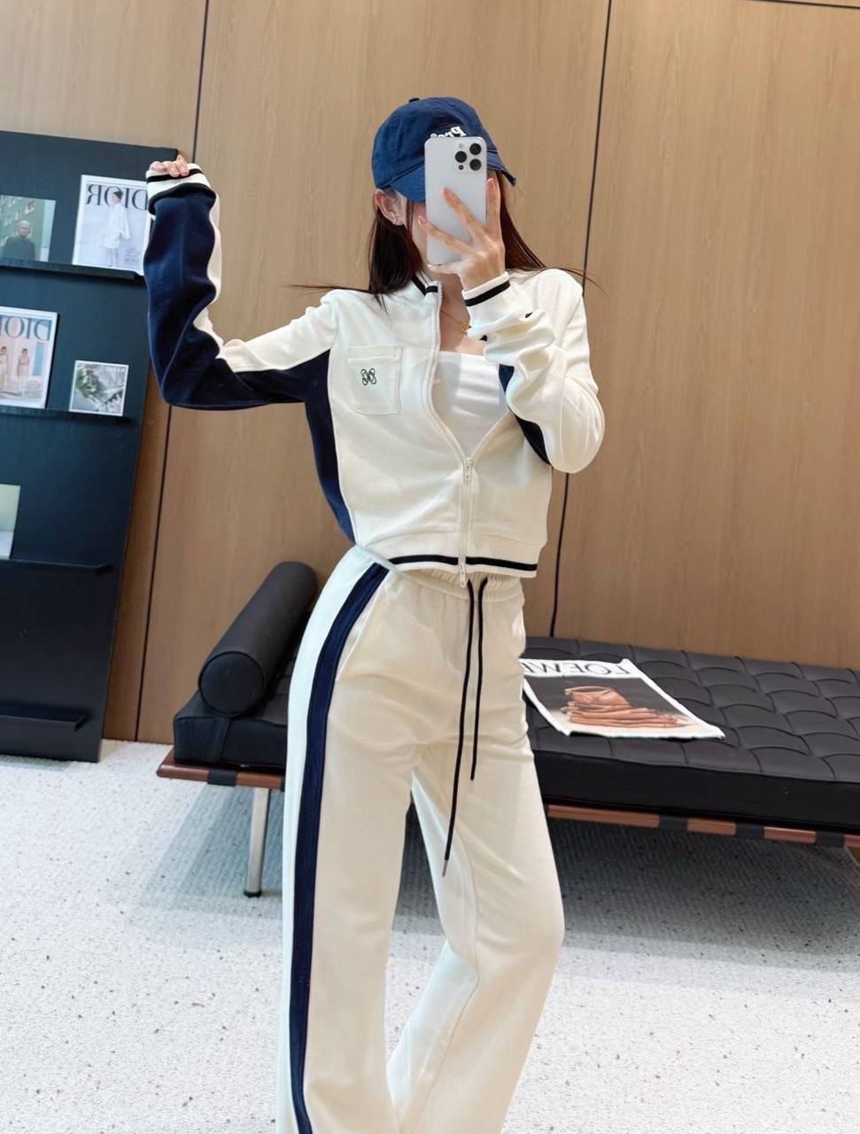 костюмы спортивные,спортивные костюмы женские,спортивный костюм кристиан диор,трикотажные костюмы,костюм повседневный спортивный