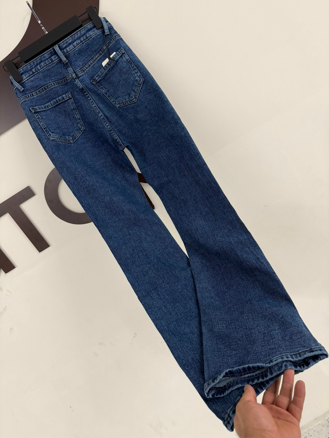 джинсы женские клеш,расклешенные джинсы,женские джинсы,джинсовые брюки,клёш от колена джинсы