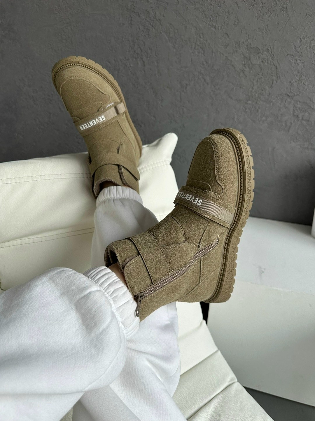 ,угги женские,женская зимняя ,модные зимние ботинки, зимняя