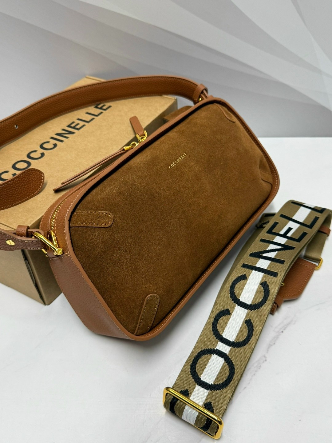 сумка coccinelle,сумки люкс,сумка,женская сумка coccinelle,брендовые сумочки