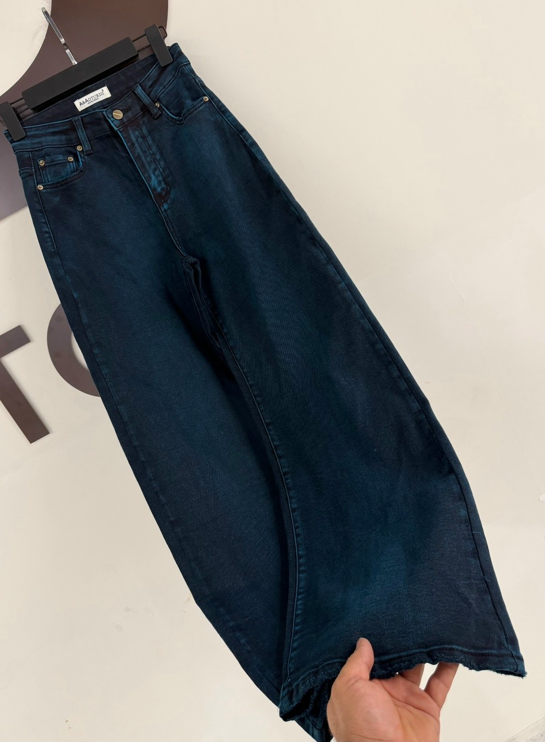 женские джинсы широкие,широкие джинсы,джинсы женские,одежда джинсы,брюки джинсы