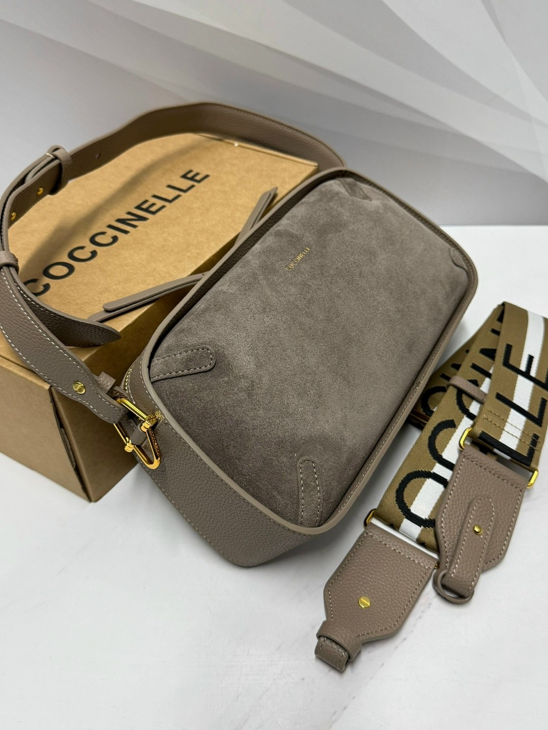 сумка coccinelle,сумки люкс,сумка,женская сумка coccinelle,брендовые сумочки