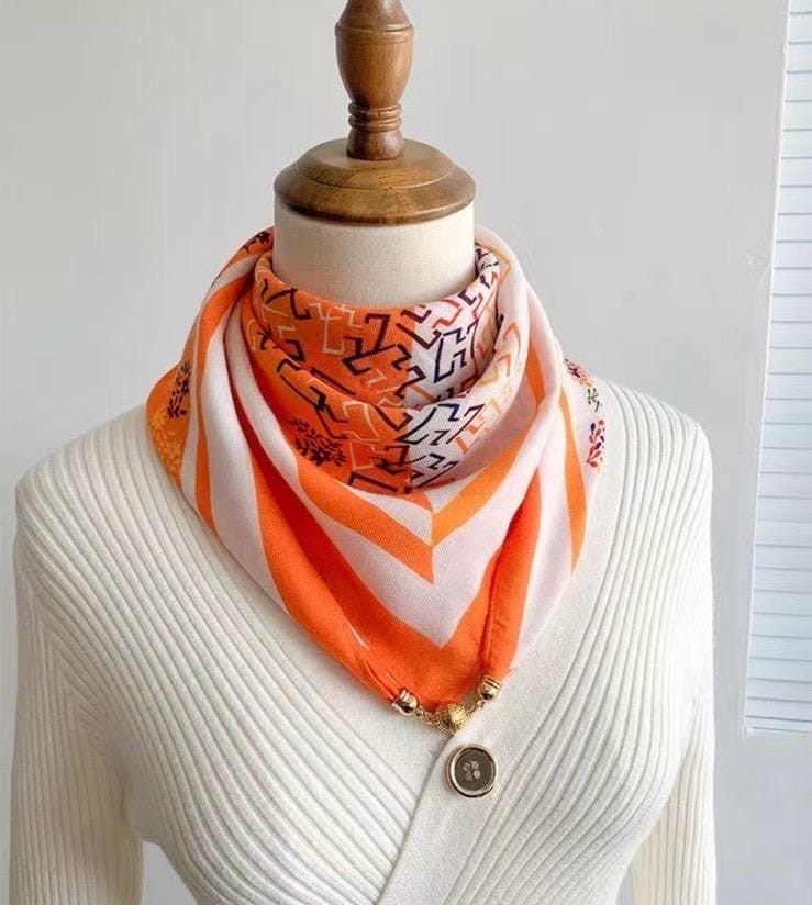 шарф на шее,шарф шарфы,шарф женские,шарфы для женщин,шарфы и платки