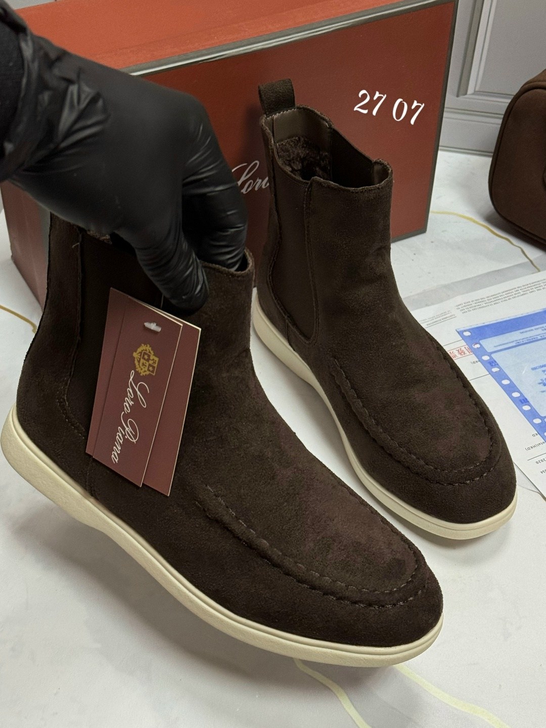 ,ботинки loro piana,замшевые ботинки,ботинки замшевые челси,замшевые ботинки brunello cucinelli