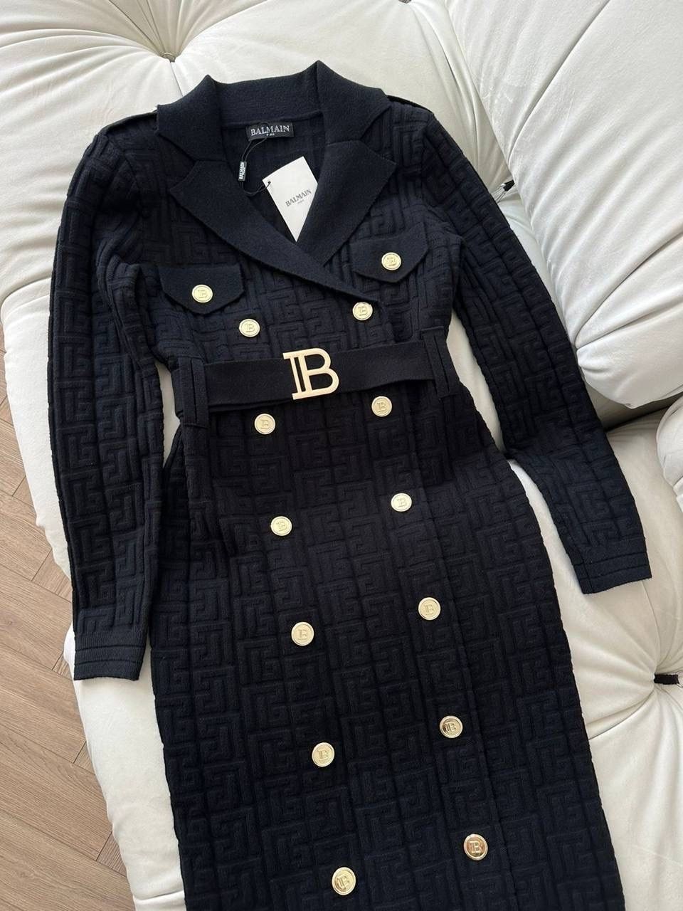 платье balmain бандажное,платье balmain,платье balmain черный,платье с пуговицами,платье в стиле