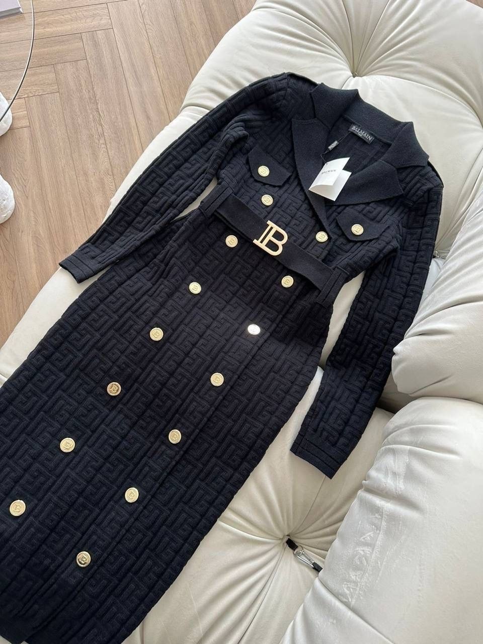 платье balmain бандажное,платье balmain,платье balmain черный,платье с пуговицами,платье в стиле