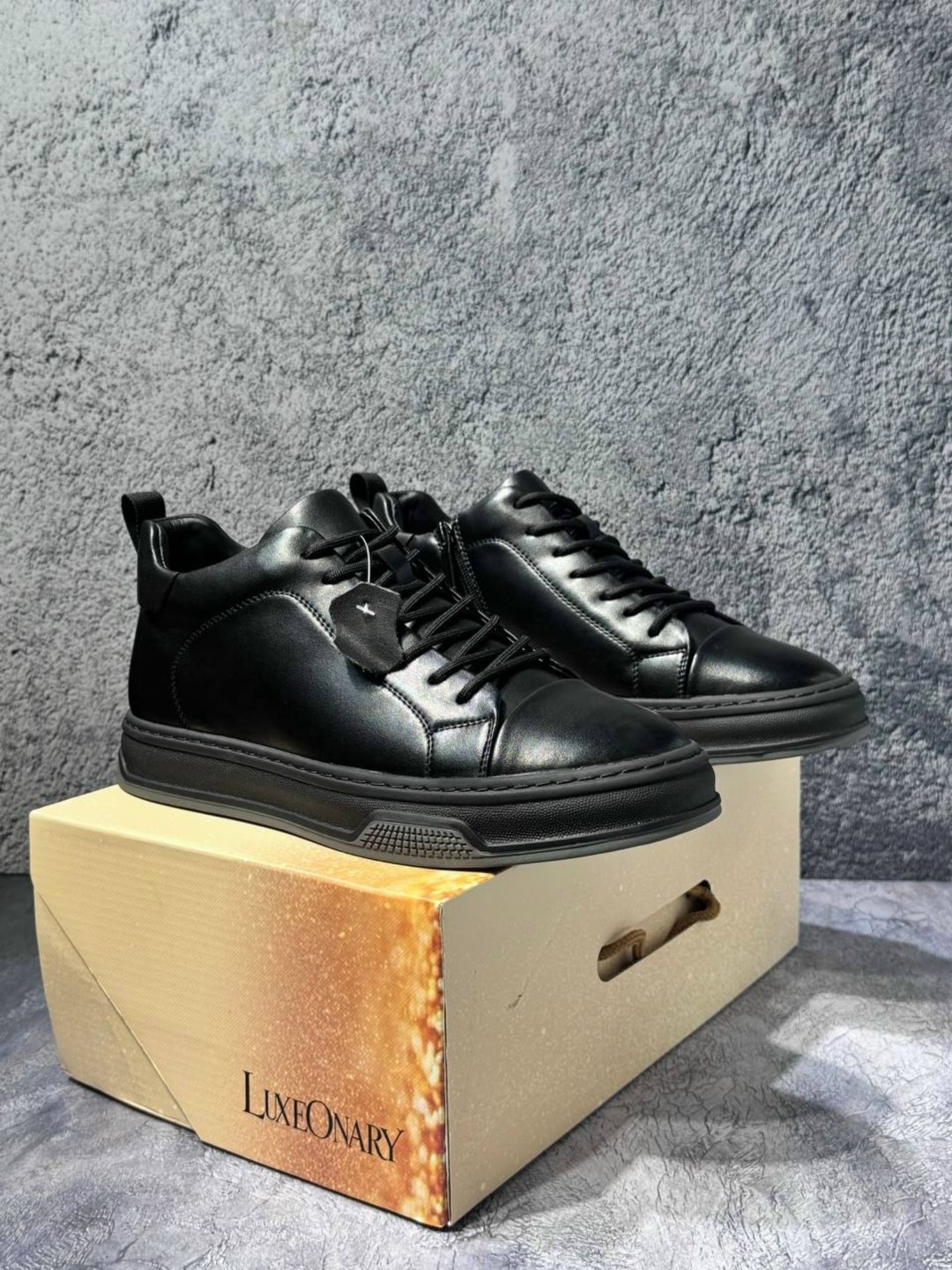 ,мужская ,спортивная  мужская,мужская  кроссовки,кожаные кроссовки мужские