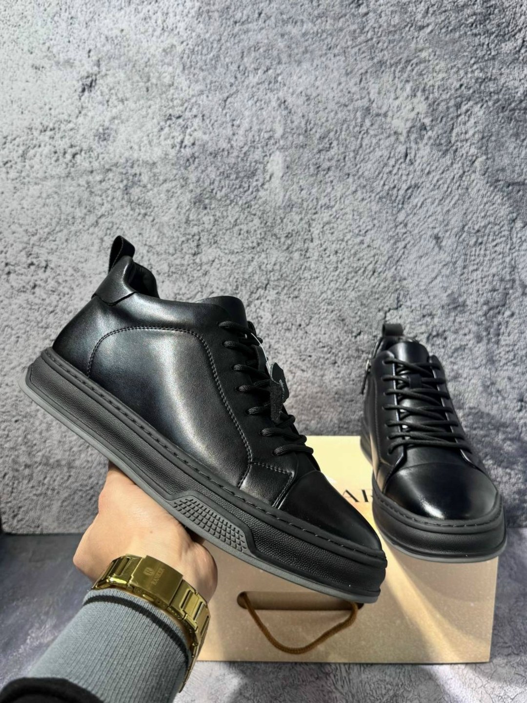 ,мужская ,спортивная  мужская,мужская  кроссовки,кожаные кроссовки мужские