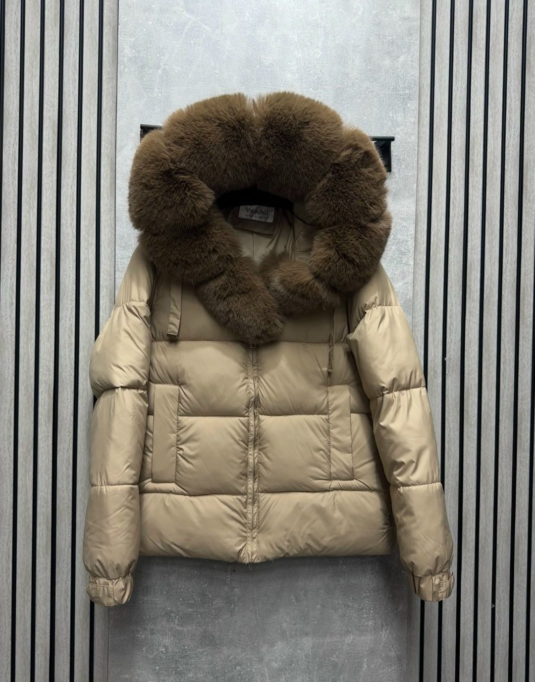 пуховик повседневный,женские пуховики,пуховики с мехом,меховая куртка,пуховик