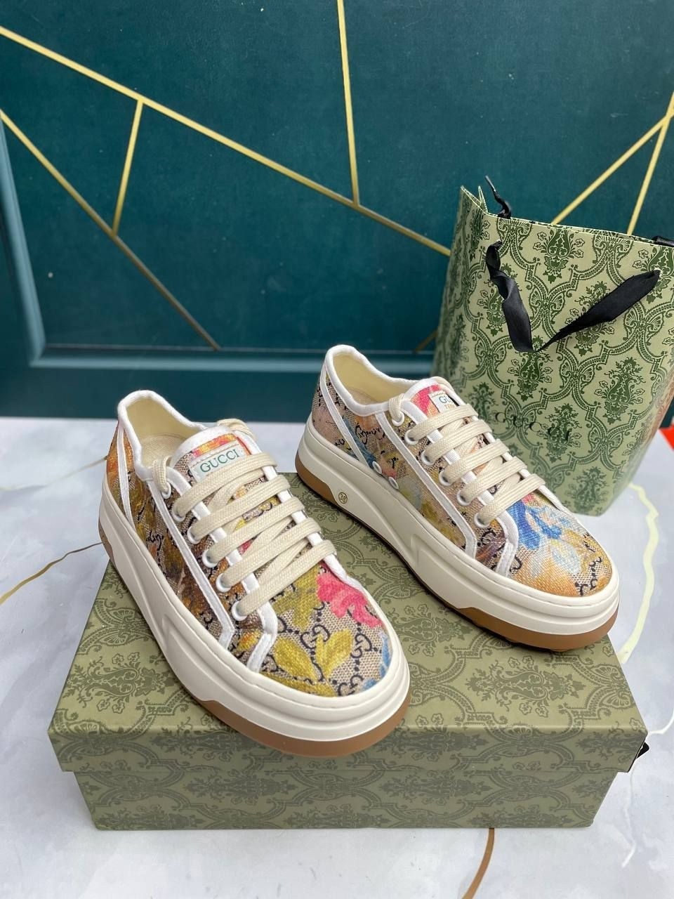 ,gucci кроссовки,кеды gucci,кроссовки гуччи женские,кеды гуччи