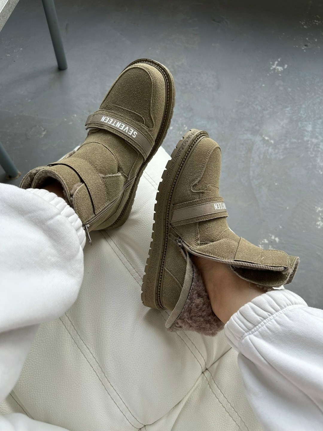 ,угги женские,женская зимняя ,модные зимние ботинки, зимняя