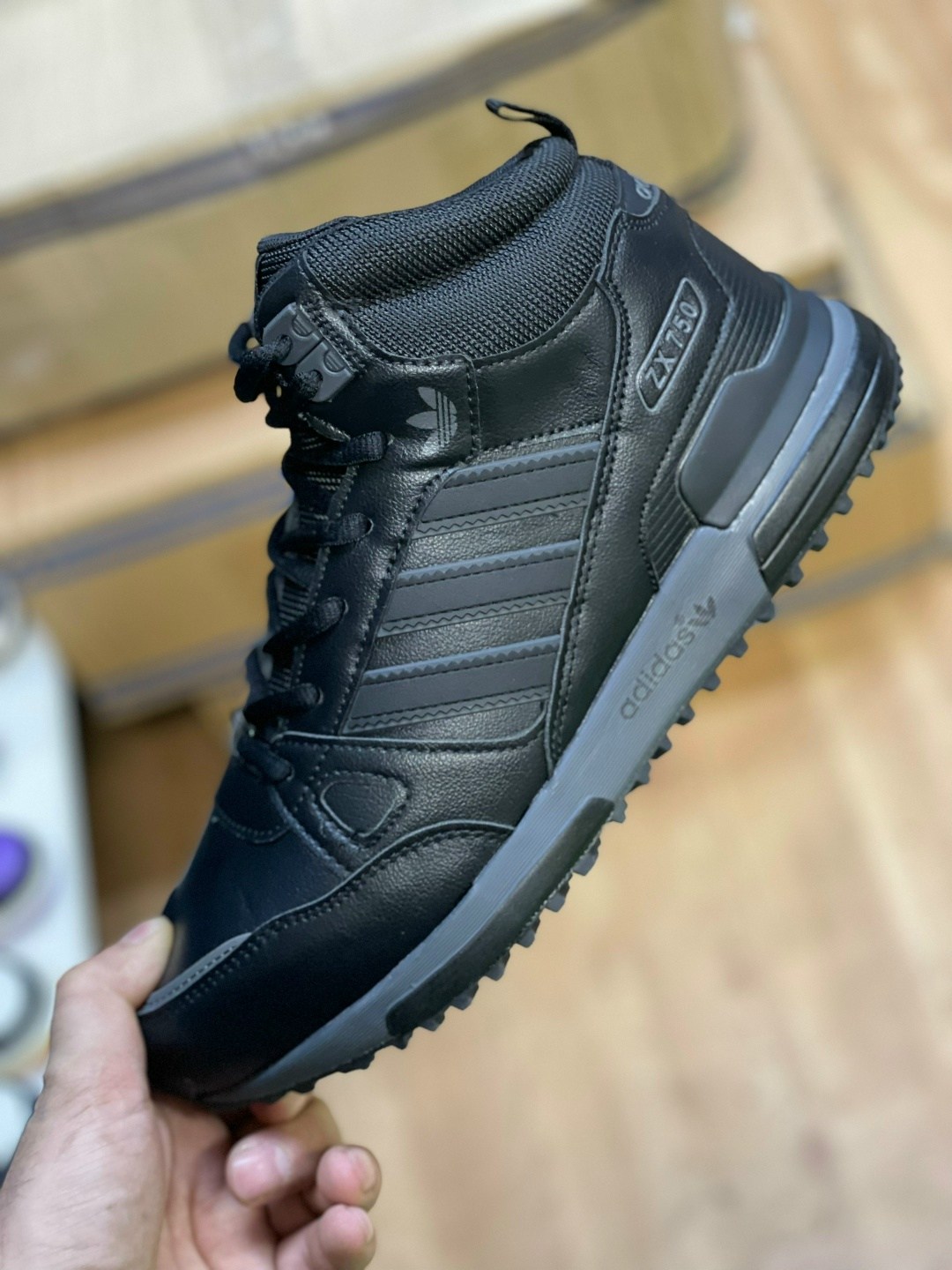 зимние кроссовки мужские адидас с мехом,зимние кроссовки мужские adidas zx 750,кроссовки адидас zx 750 зимние мужские,кроссовки мужские adidas,зимние кроссовки adidas