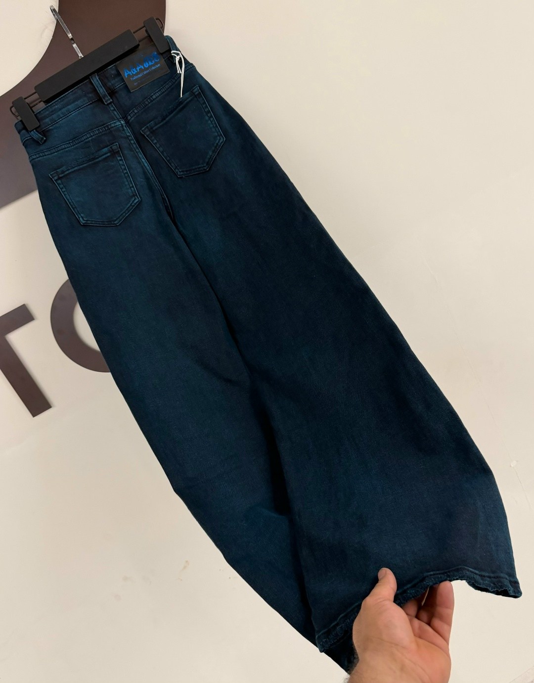 женские джинсы широкие,широкие джинсы,джинсы женские,одежда джинсы,брюки джинсы