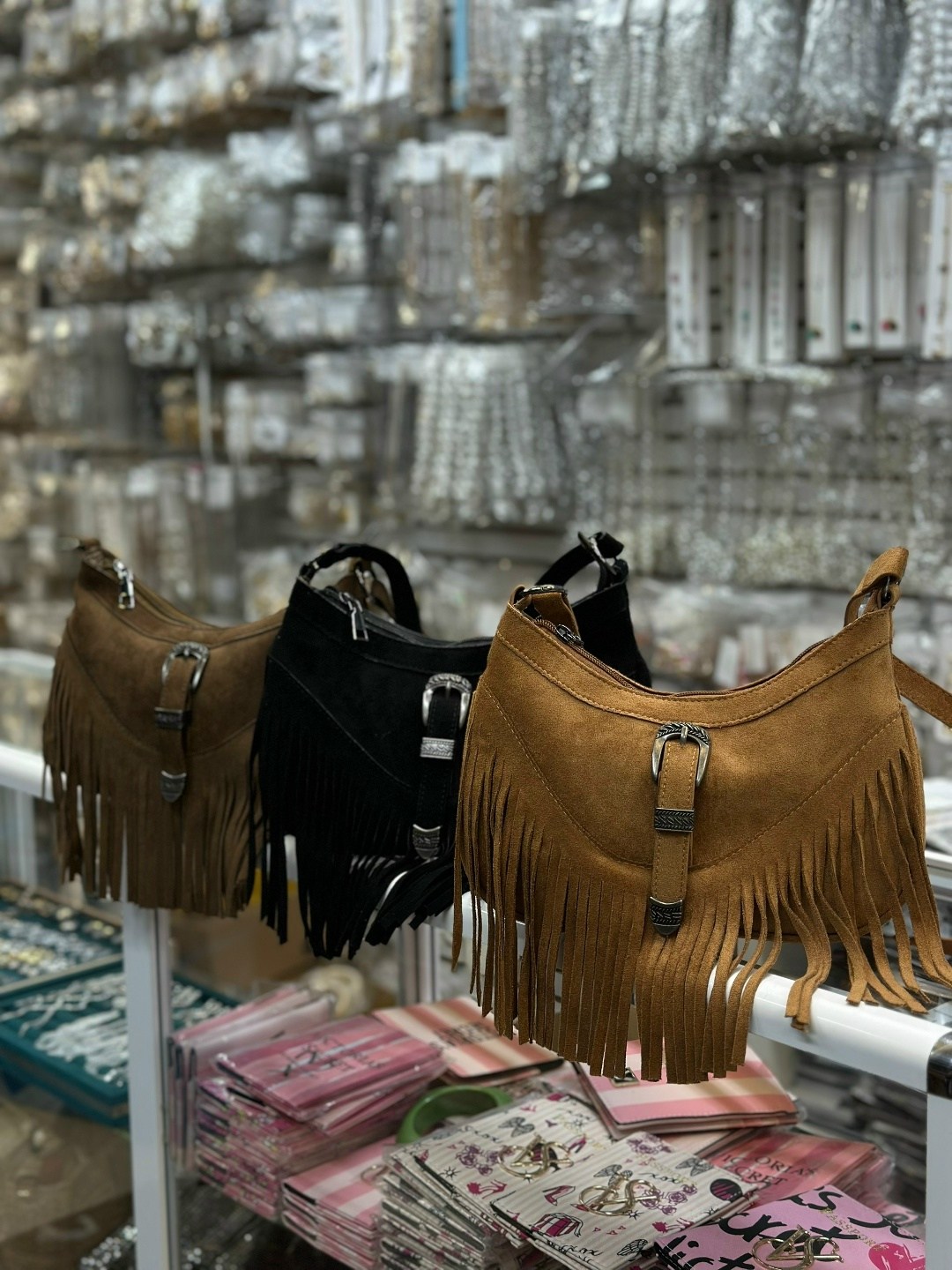 сумка pollini reg замша с бахромой,сумка с бахромой,сумка через плечо с бахромой,женская замшевая сумка,сумка замшевая с бахромой