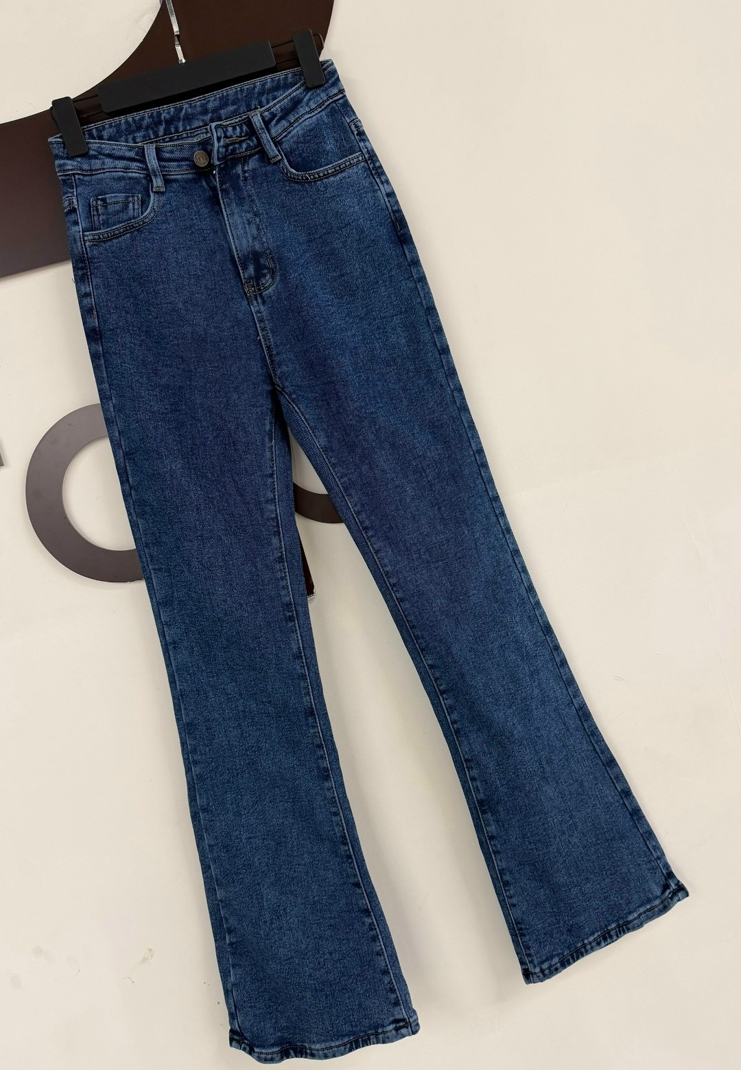 джинсы женские клеш,расклешенные джинсы,женские джинсы,джинсовые брюки,клёш от колена джинсы