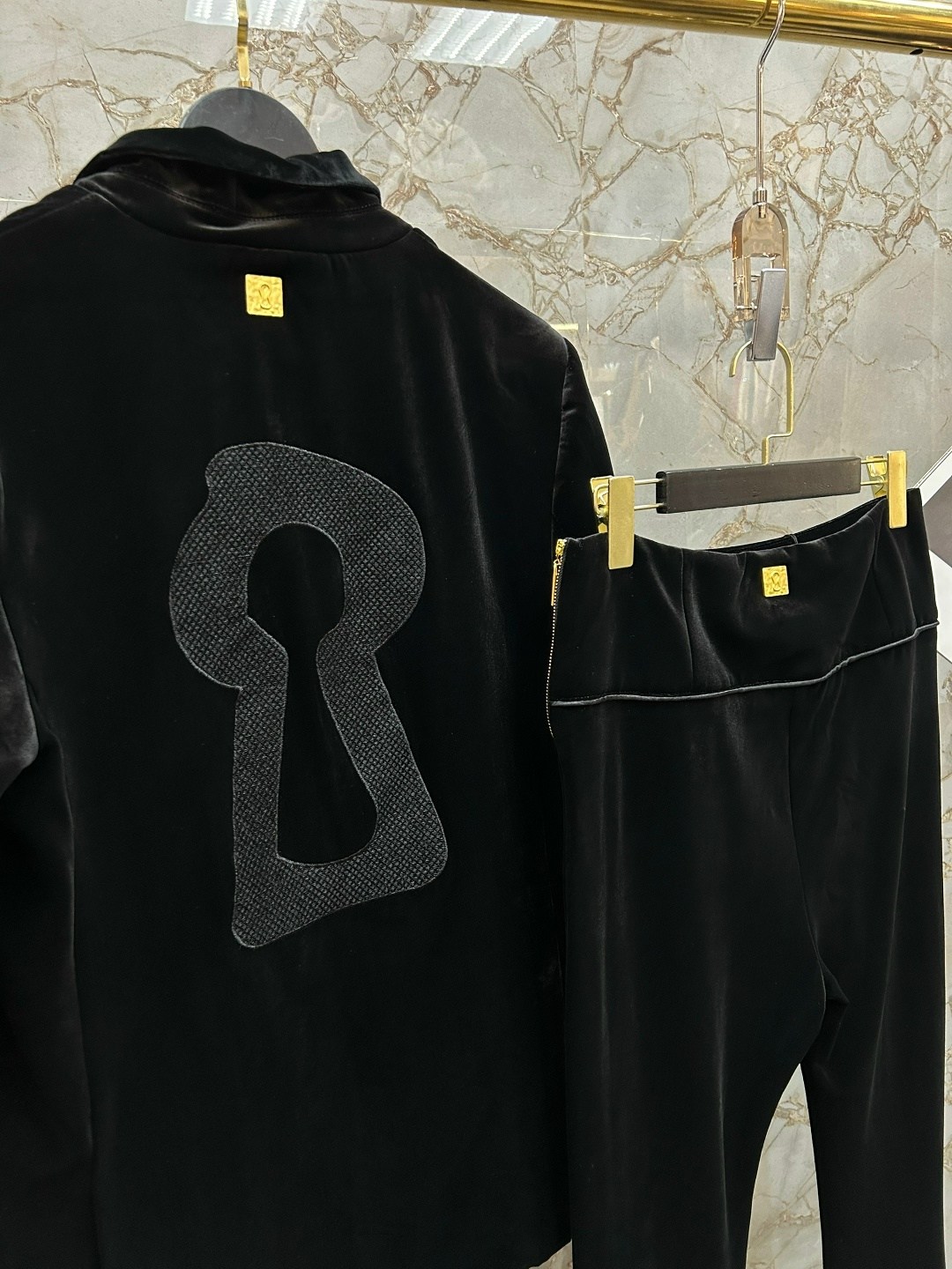 костюмы брючный,костюмы женские,костюмы классические,бархатный костюм,костюм с брюками