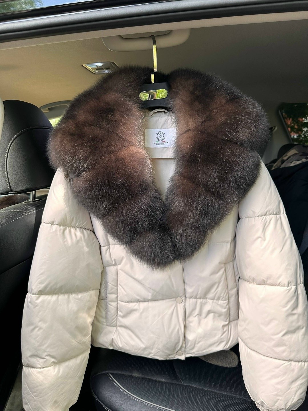 пуховики с мехом,стильные пуховики,куртка пуховик,женский короткий пуховик,пуховики с натуральным мехом