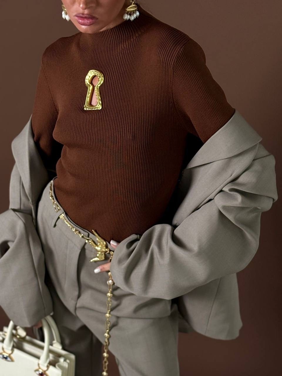 коричневая водолазка женская,женские свитера,коричневый свитер,джемпер с воротом,женские джемпера