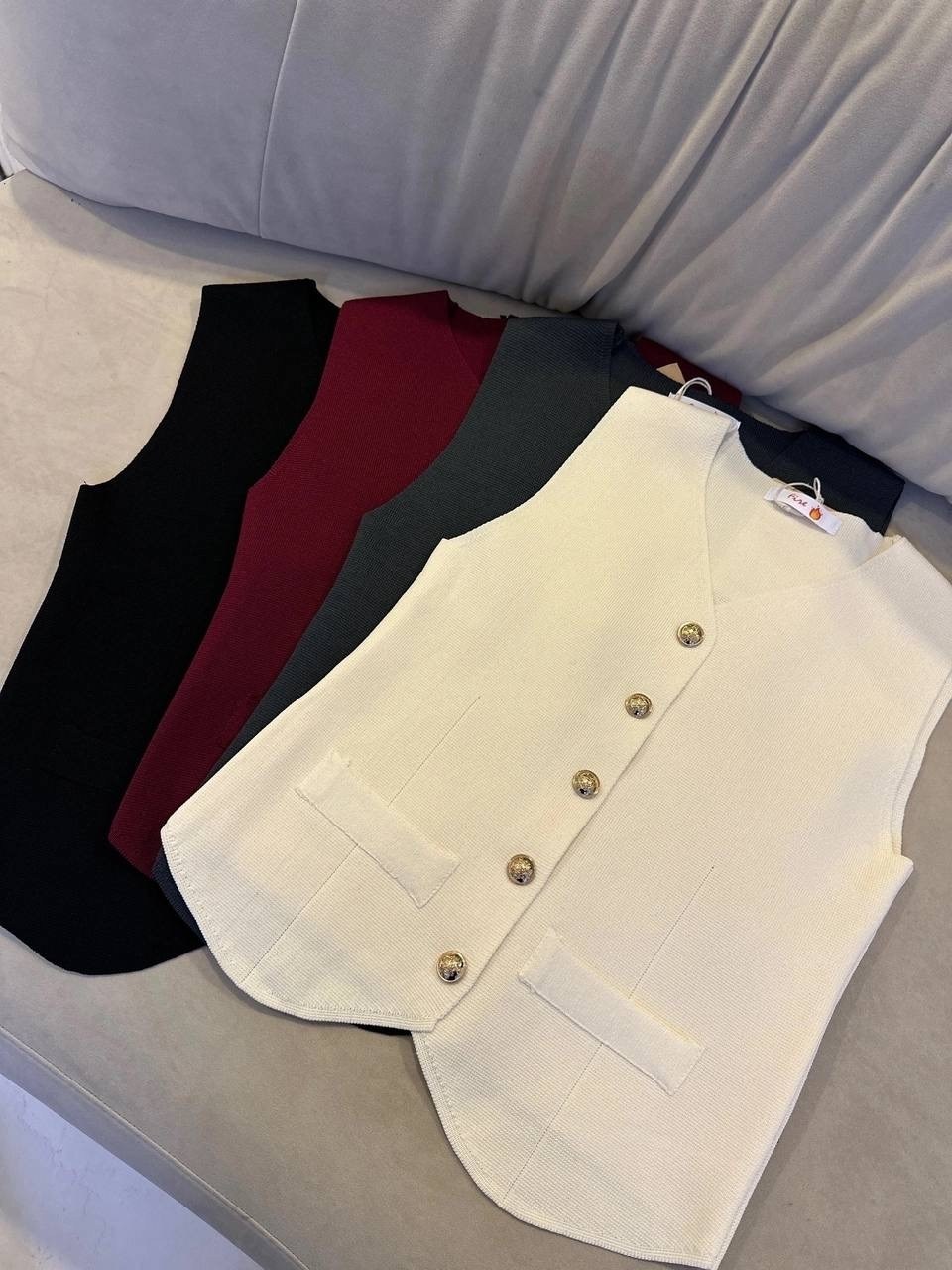 жилетка женская,жилет вязаный,женские жилеты,трикотажный жилет,жилет на пуговицах