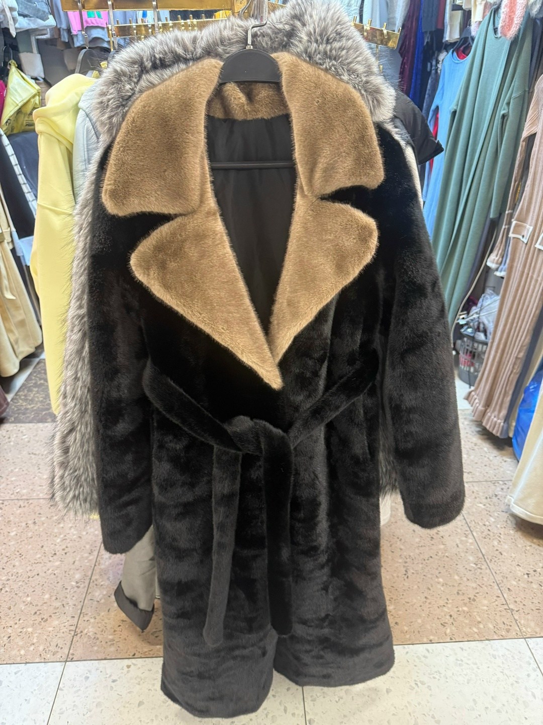 шуба искусственная,белая шуба,шуба искусственная женская,модная шуба,шуба из искусственного меха