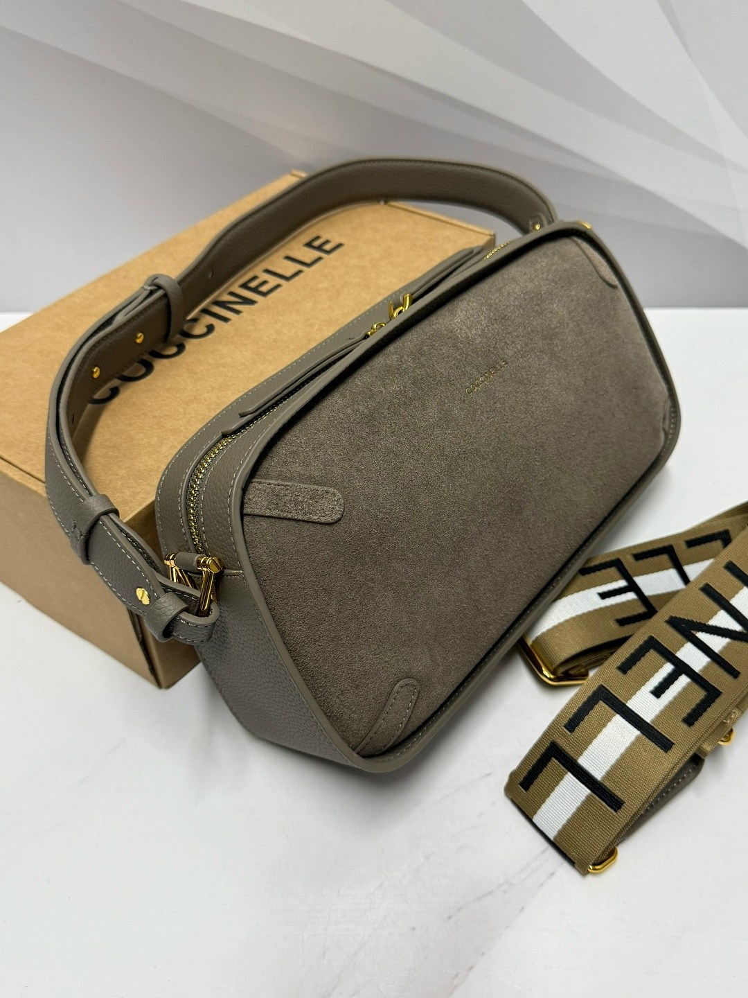 сумка coccinelle,сумки люкс,сумка,женская сумка coccinelle,брендовые сумочки