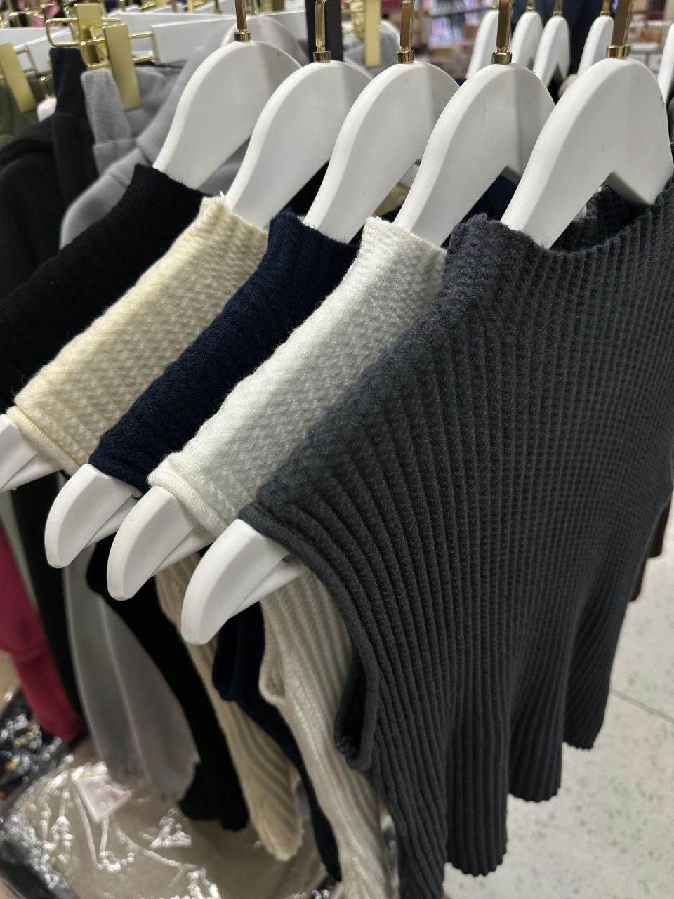 женский вязаный жилет,трикотажный жилет,вязаные жилеты,женские жилеты,свитер жилет