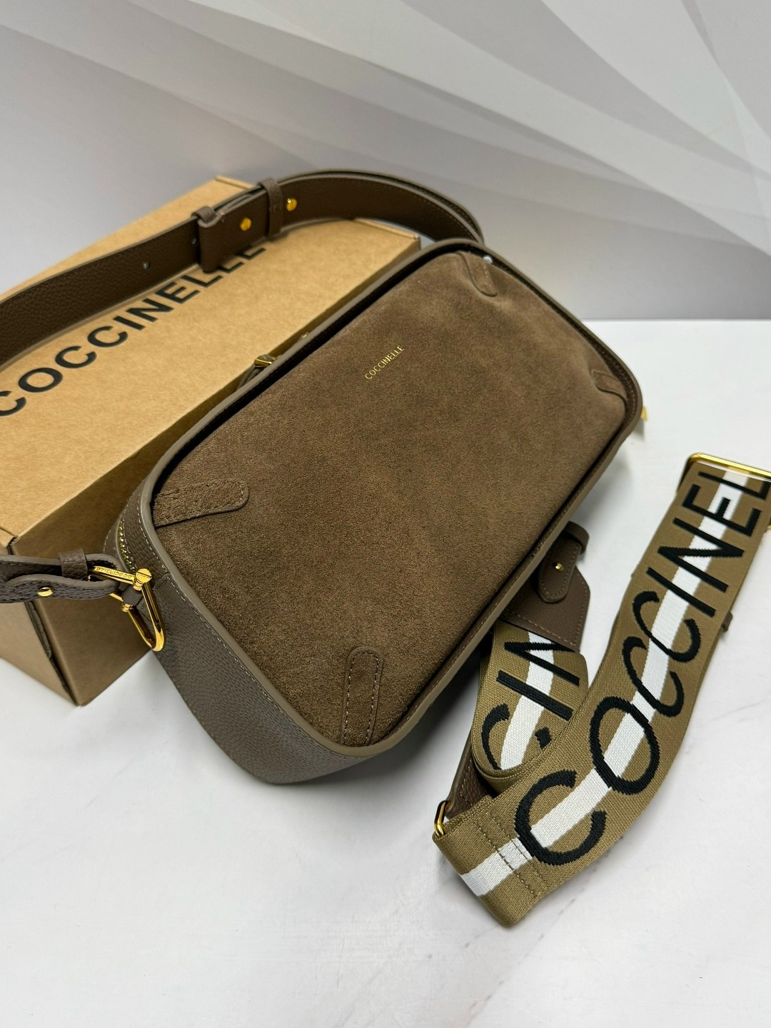 сумка coccinelle,сумки люкс,сумка,женская сумка coccinelle,брендовые сумочки