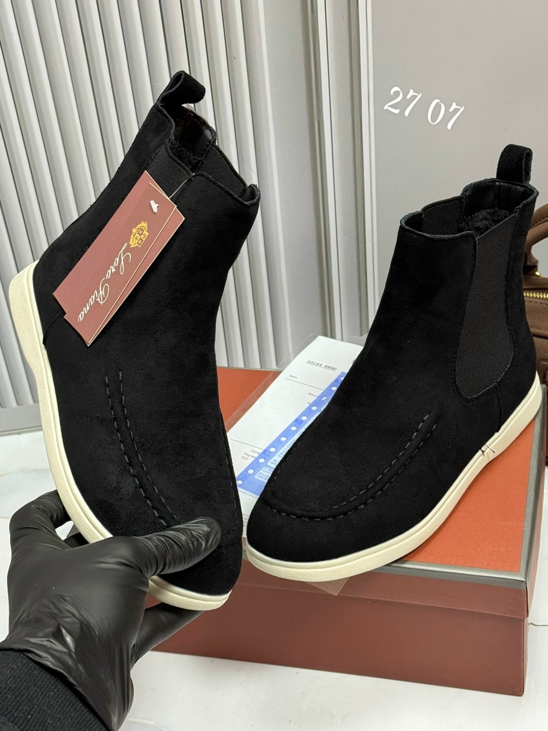 ,ботинки loro piana,замшевые ботинки,ботинки замшевые челси,замшевые ботинки brunello cucinelli