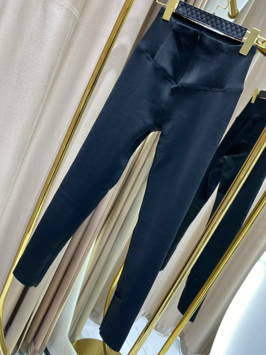 кожаная куртка,мода стиль,куртка стильная,одежда стильная