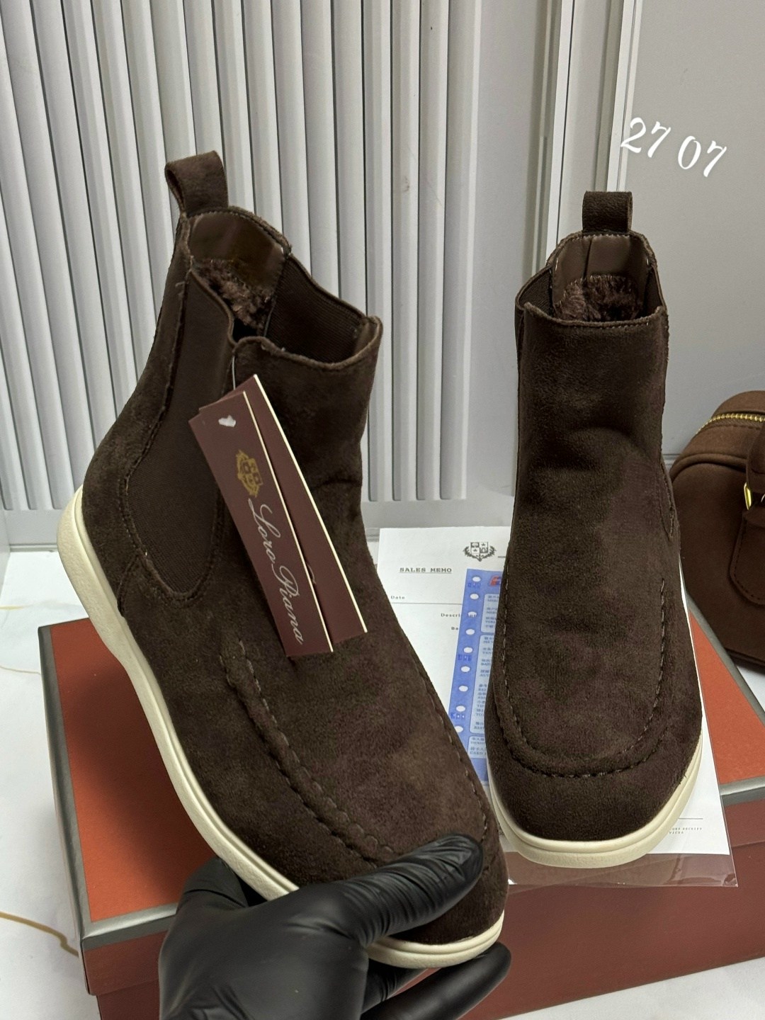 ,ботинки loro piana,замшевые ботинки,ботинки замшевые челси,замшевые ботинки brunello cucinelli