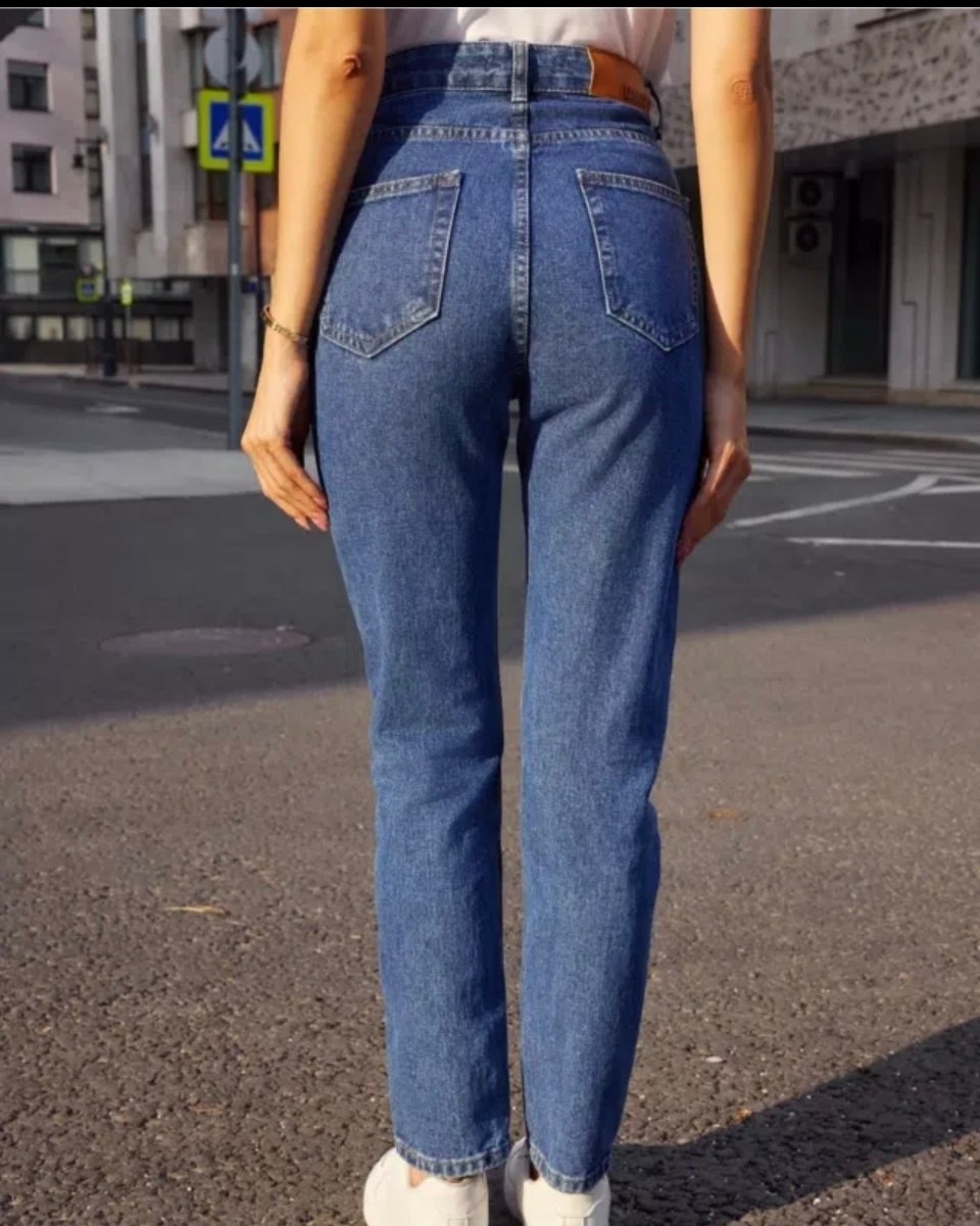 джинсы мом зауженные,джинсы бананы с высокой посадкой,джинсы женские,прямые джинсы мом,джинсы модные