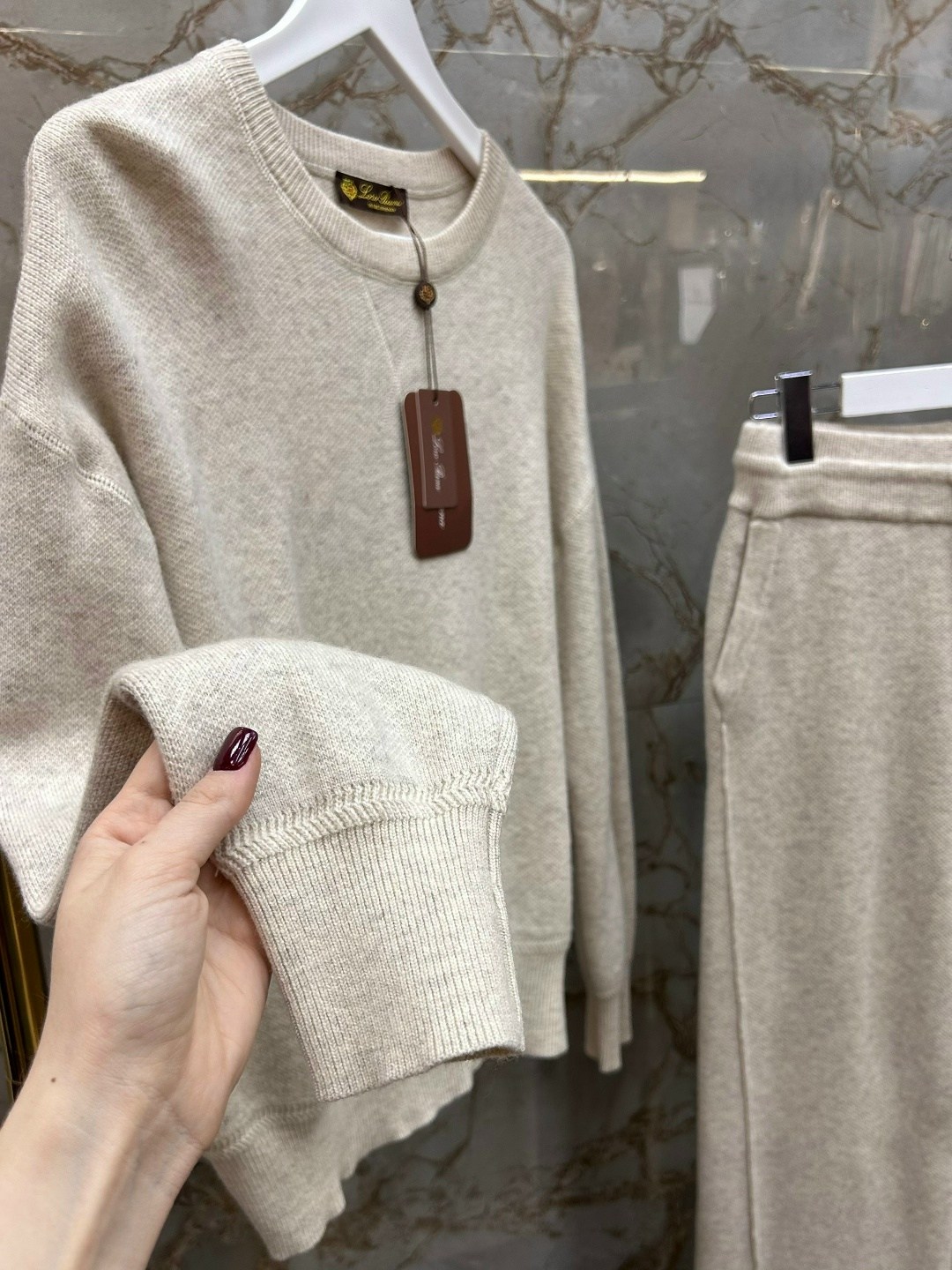 спортивный костюм brunello cucinelli,костюм brunello cucinelli,кашемировый костюм селин,кашемировый костюм,трикотажные костюмы