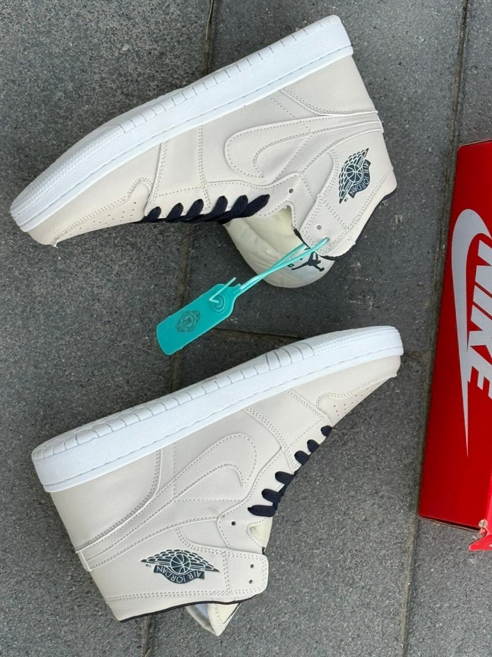 nike air jordan 1 mid se,кроссовки wmns air jordan 1 mid se sanddrift,nike air jordan 1 mid,air jordan 1 mid se,nike air jordan 1