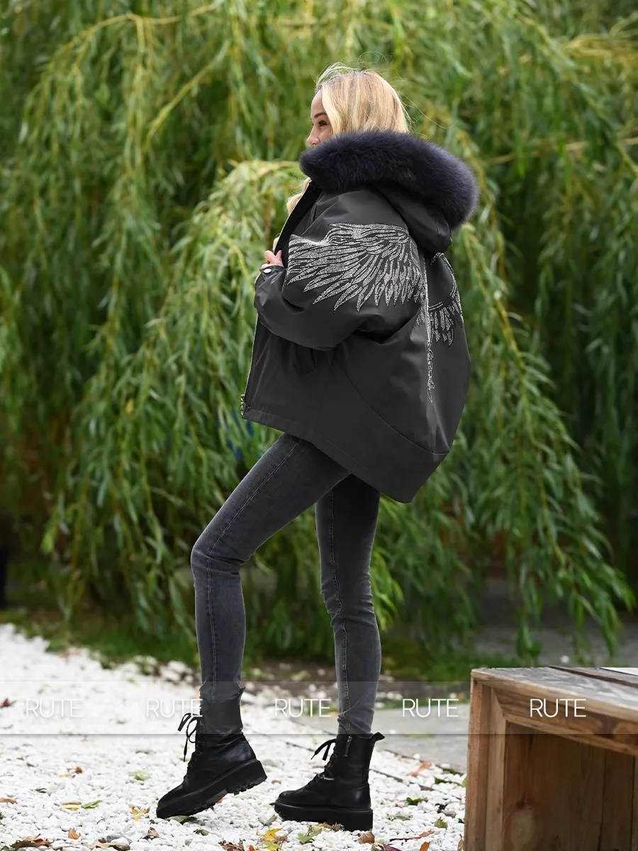 куртка женская с мехом,куртка с мехом,куртка с натуральный мехом,куртка с крыльями на спине,куртка меховая