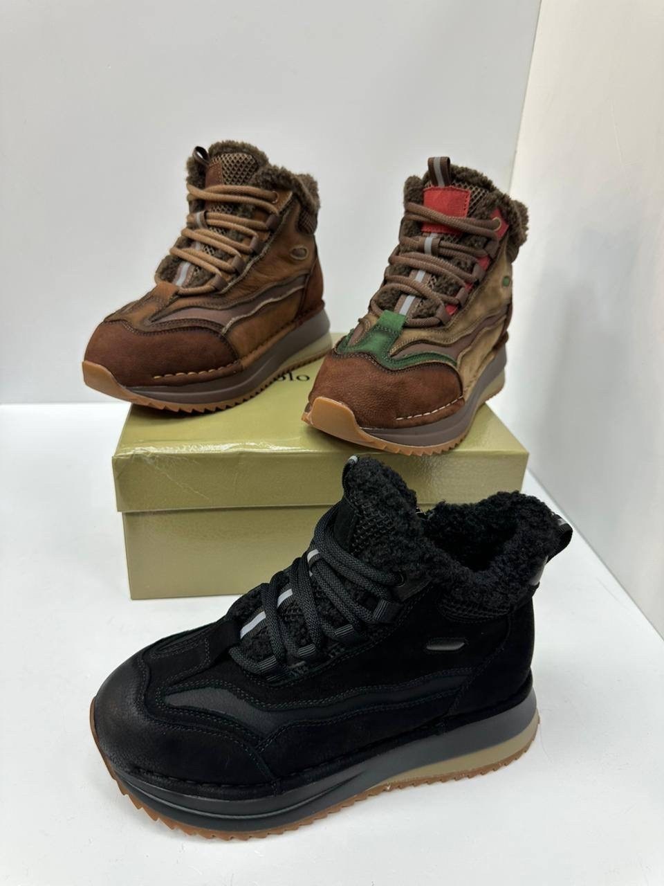 ,спортивная ,зимняя ,модные кроссовки,женская