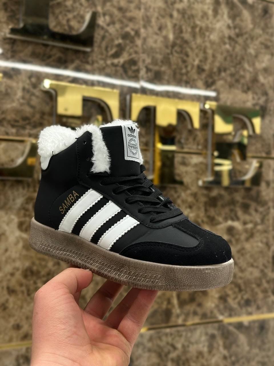 ,кроссовки женские зимние,зимние кроссовки adidas,кроссовки высокие adidas,спортивная