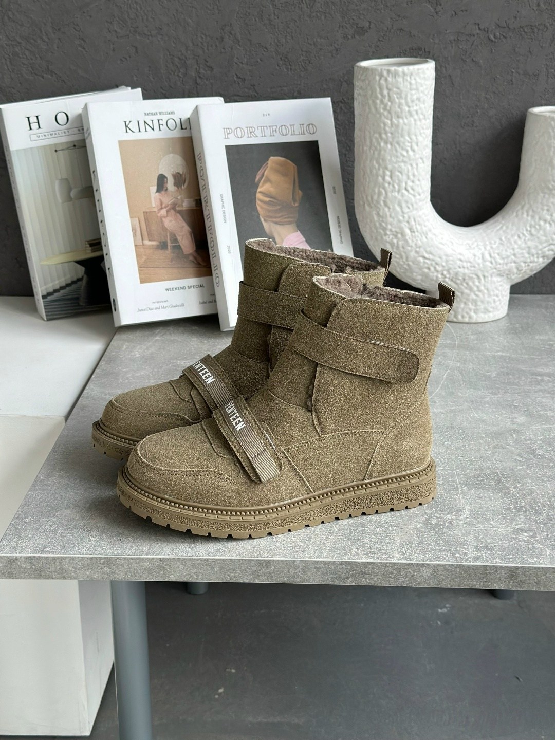 ,угги женские,женская зимняя ,модные зимние ботинки, зимняя