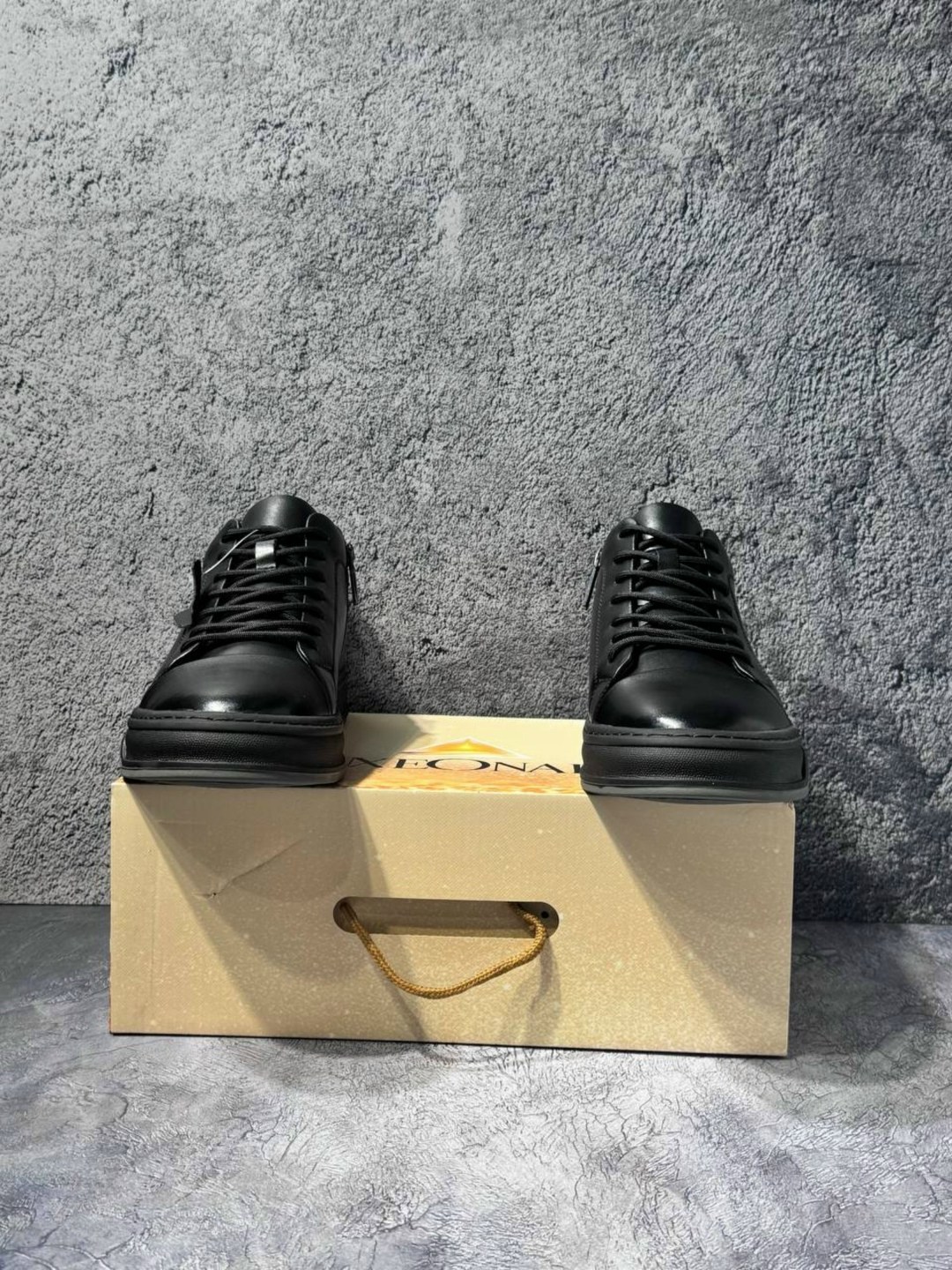 ,мужская ,спортивная  мужская,мужская  кроссовки,кожаные кроссовки мужские