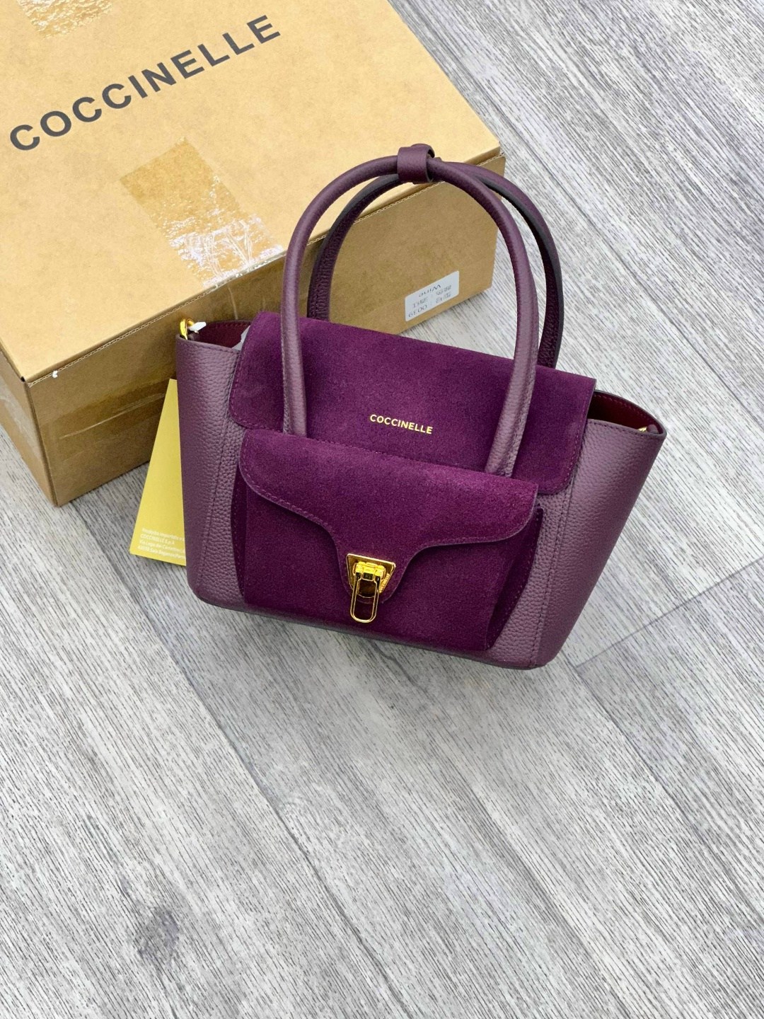 coccinelle сумка,сумка,замшевая сумка,сумка coccinelle замша серая,женская сумка coccinelle