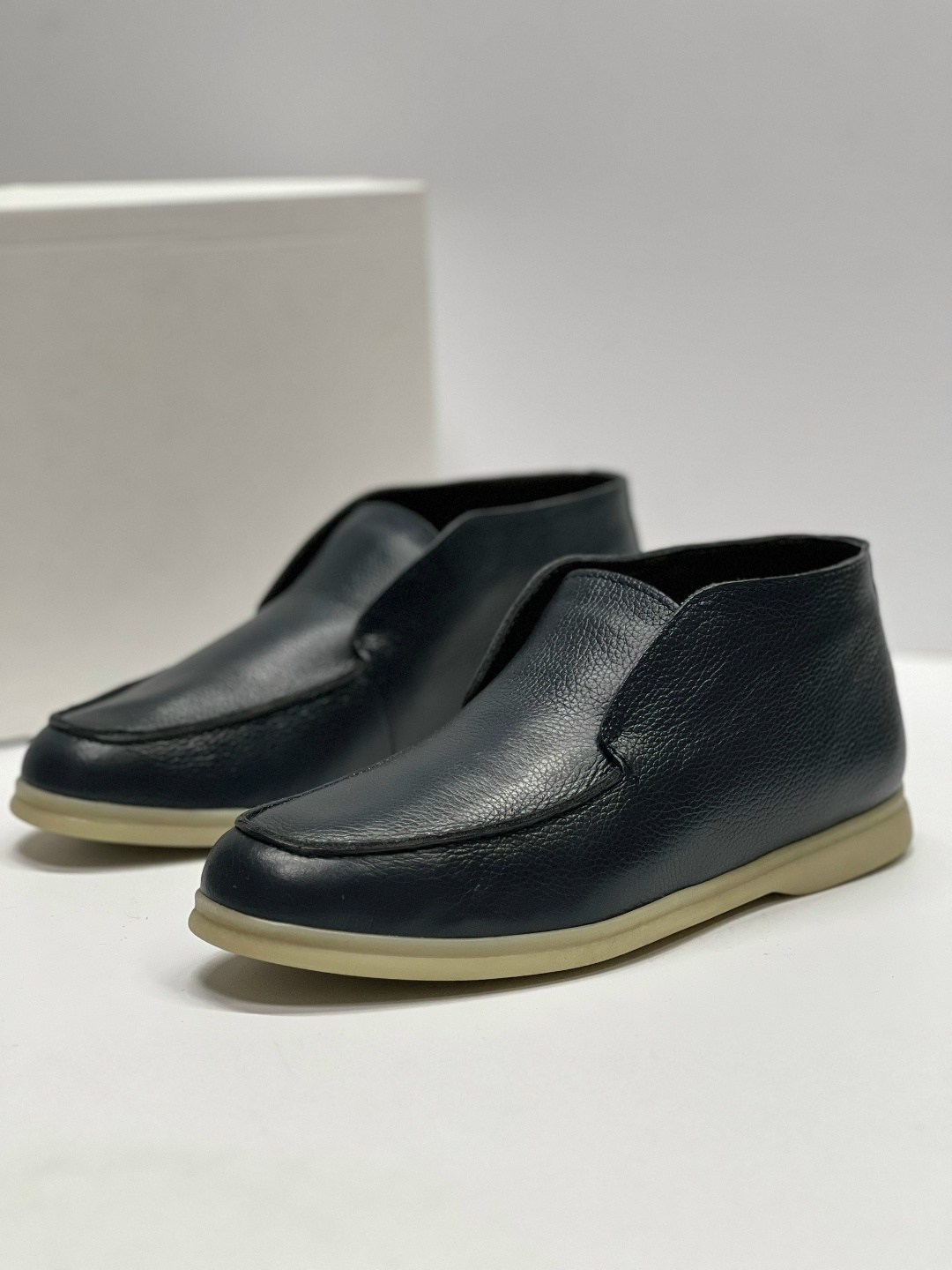 ,лоферы мужские loro piana,лоферы мужские,мужские кожаные лоферы,мужские ботинки