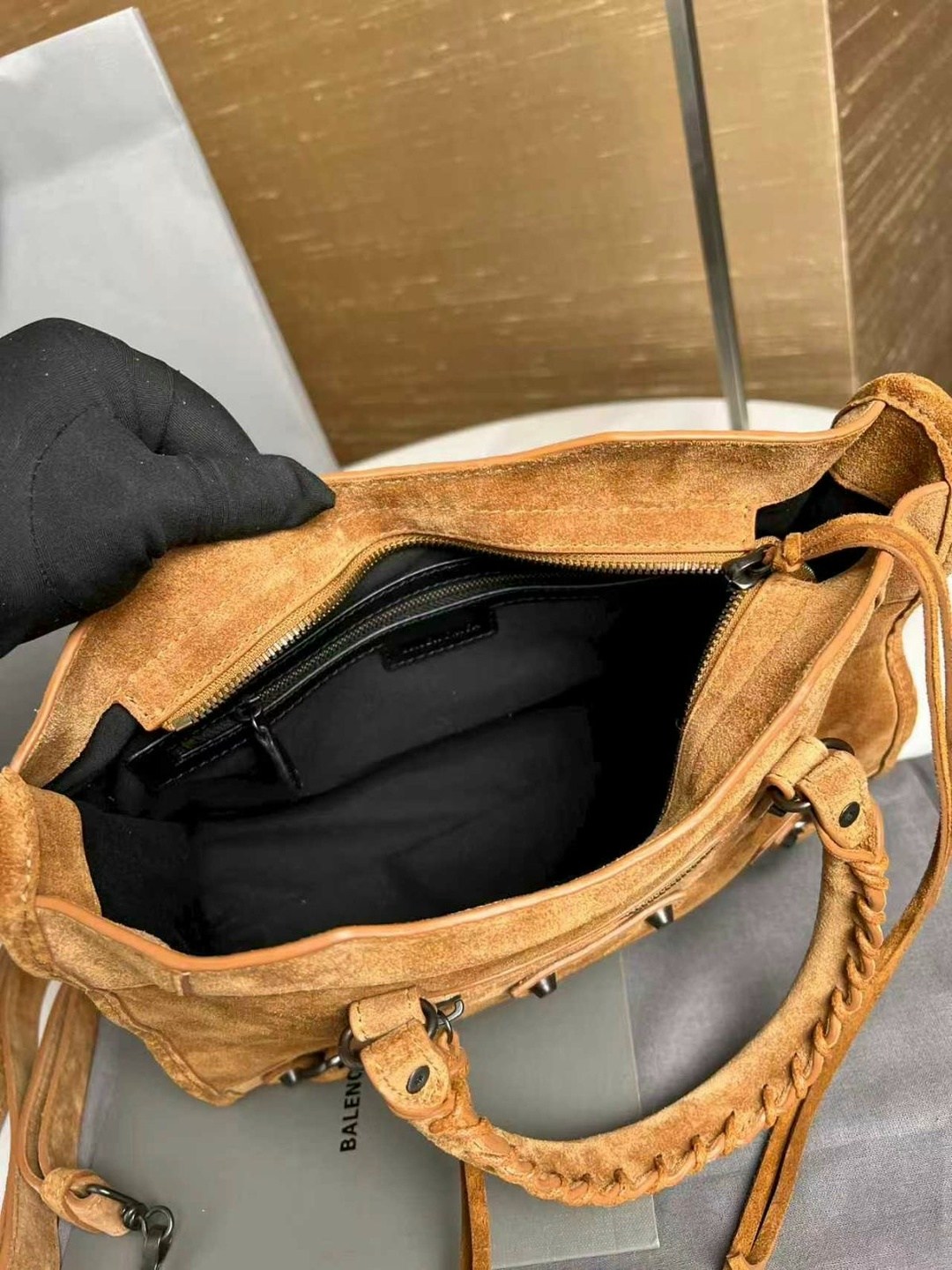 balenciaga city bag,сумка balenciaga neo classic city,сумка баленсиага коричневая,сумка баленсиага классика,balenciaga bag