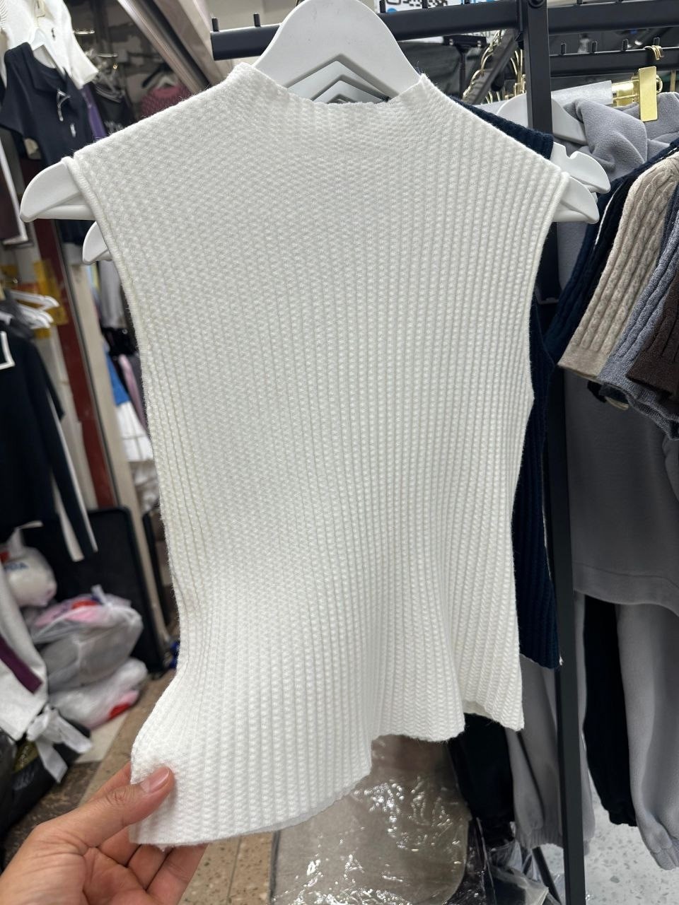 женский вязаный жилет,трикотажный жилет,вязаные жилеты,женские жилеты,свитер жилет