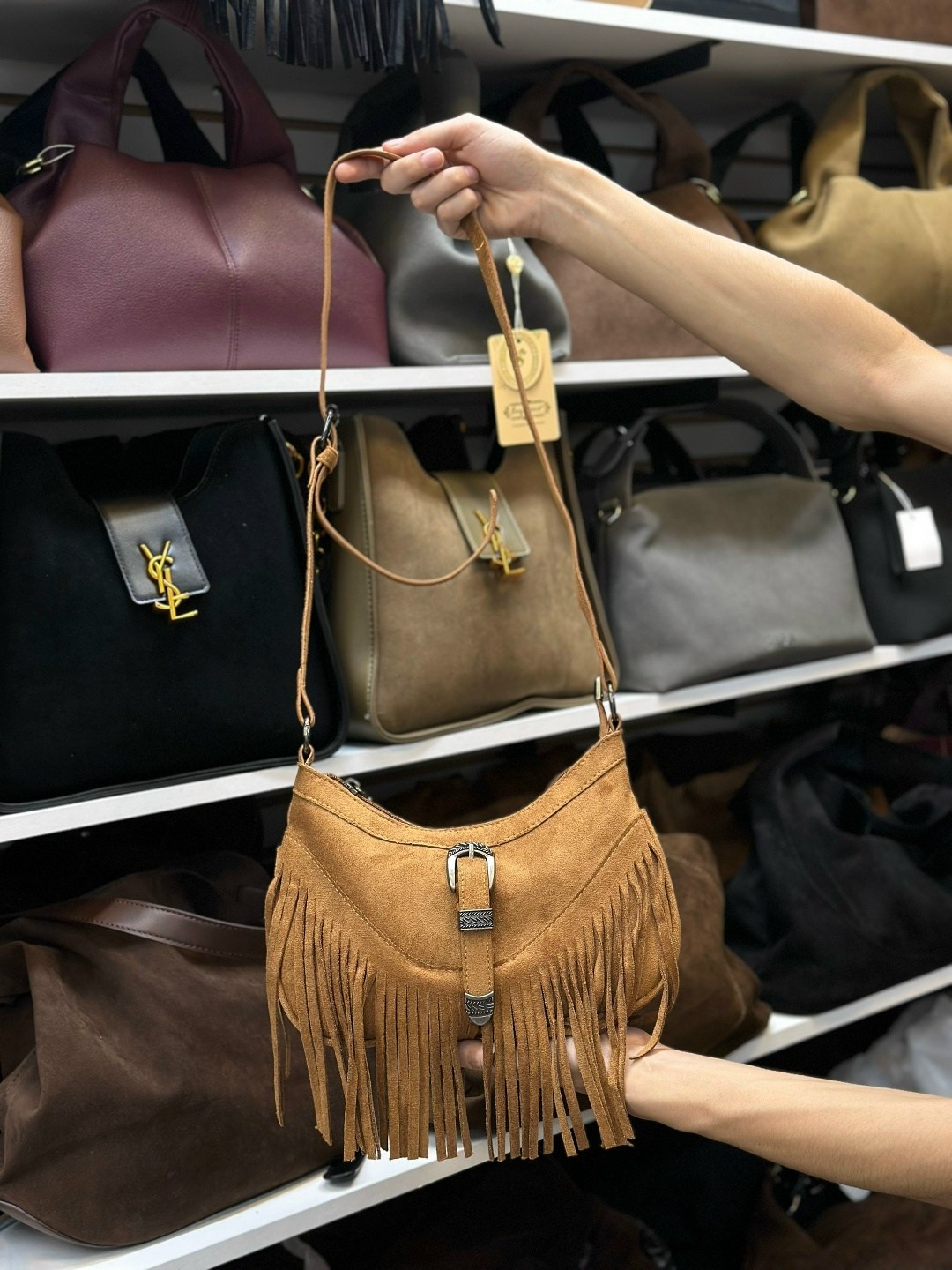 сумка pollini reg замша с бахромой,сумка с бахромой,сумка через плечо с бахромой,женская замшевая сумка,сумка замшевая с бахромой