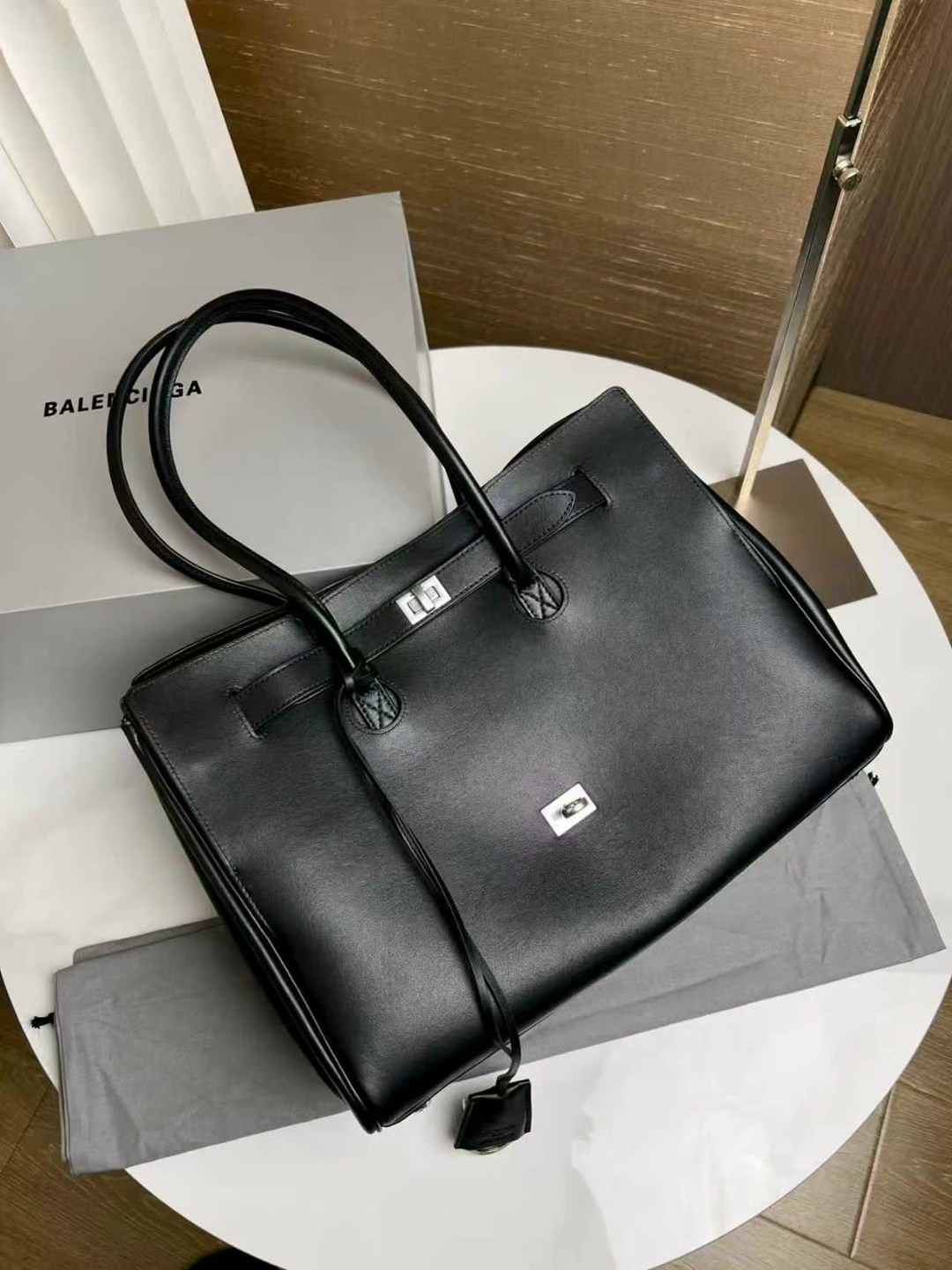 сумка,сумки balenciaga,модная сумка,сумка женская balenciaga,женские сумки