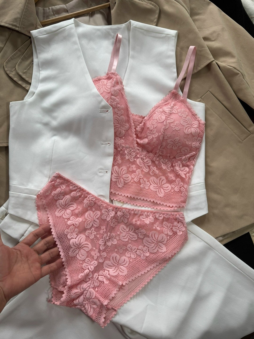 нижнее белье комплект кружевное,комплект женского нижнего белья,комплект нижнего белья,кружевной комплект белья,комплект белья женский